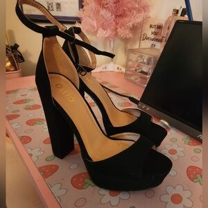 Black Platform Heels Size 6.5 BNWOT